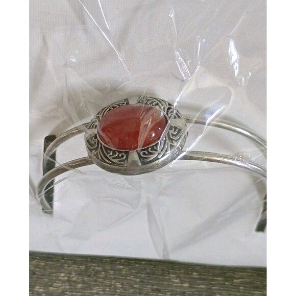 Red Velvet Bijoux Red Agate Stone Silver Tone Cuff Bracelet New - Picture 2 of 4